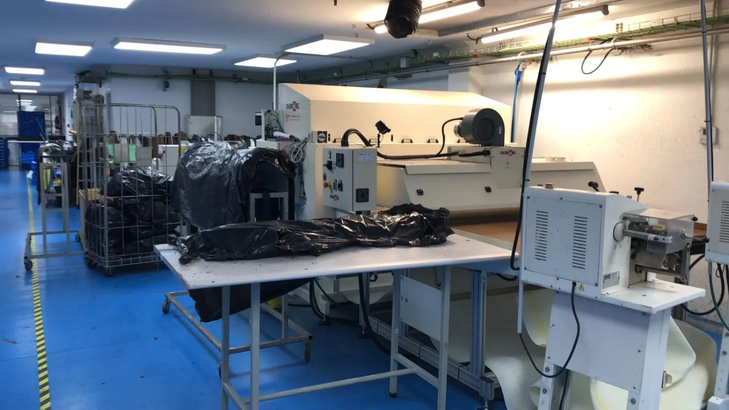 Zona de corte de piel en la planta de producción de Grupo Atelier en España